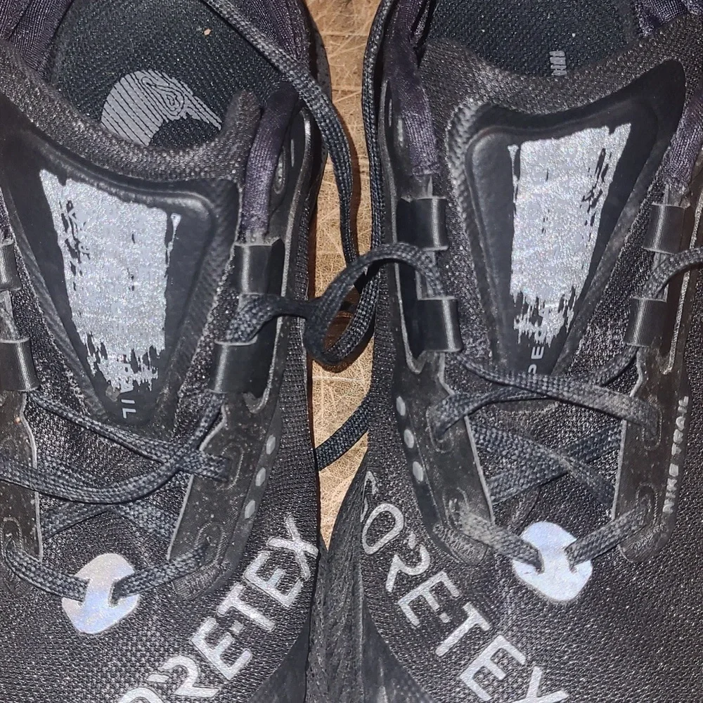 Nike Pegasus Trail 3 GTX.  Triple Black.  Size 7.5 Men. - Picture 11 of 13
